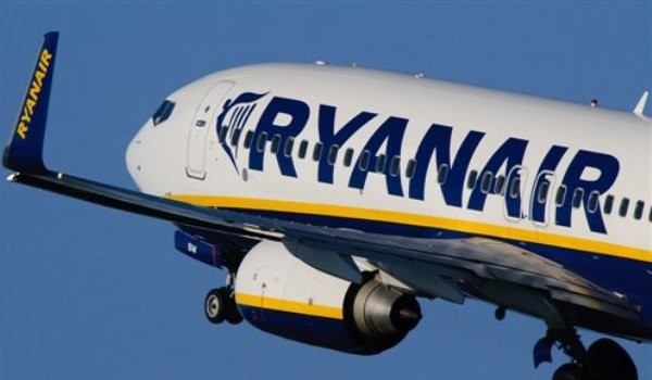 Ryanair: selezioni in Puglia per assistenti di volo